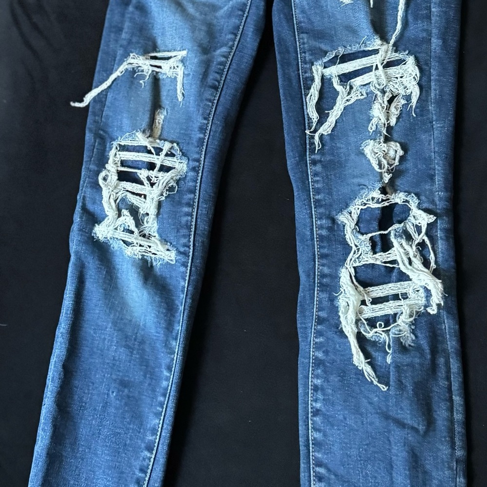 American Eagle Next Level Stretch Ripped Jeans Size 000 Short